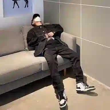 THEWIZBRAND Straight Leg Jeans