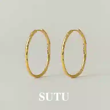 925