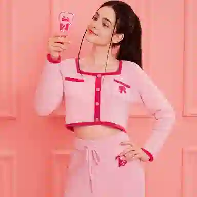 MISS CURIOSITY x Barbie