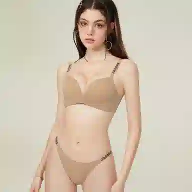 MISS CURIOSITY JADORE