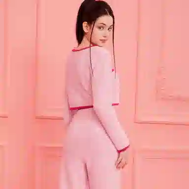 MISS CURIOSITY x Barbie
