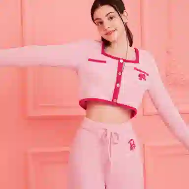 MISS CURIOSITY x Barbie
