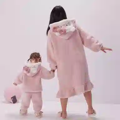 DAVEBELLA x HelloKitty