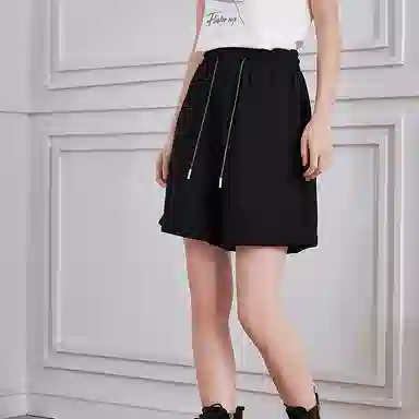 初语 纯色垂感宽松百搭休闲短裤 女款