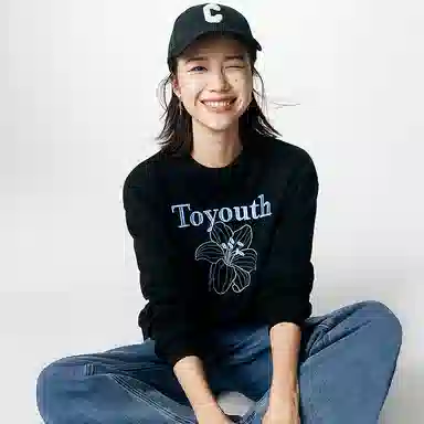 初语 慵懒风刺绣百合花套头圆领无帽卫衣 女款