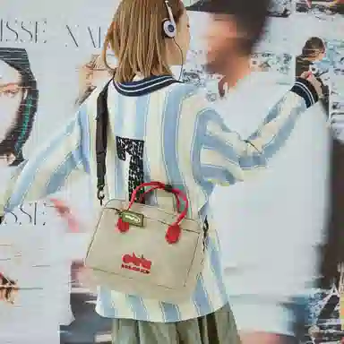 MAD HATcher Le Wu Series Vintage Y2K Crossbody Bag Medium