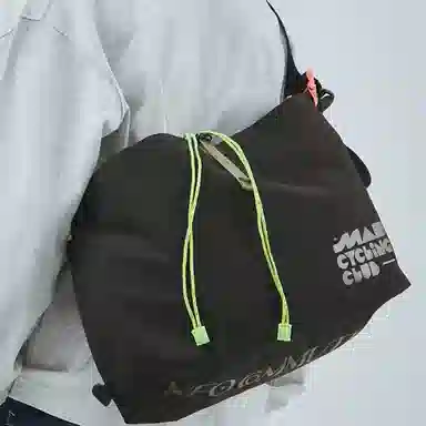 the MAD HATcher Large Shoulder Bag