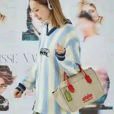 MAD HATcher Le Wu Series Vintage Y2K Crossbody Bag Medium