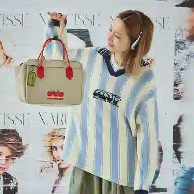 MAD HATcher Le Wu Series Vintage Y2K Crossbody Bag Medium