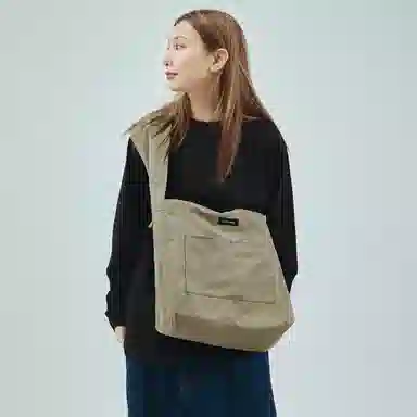 the MAD HATcher Stereo Series Crossbody Bag