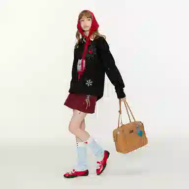 Guuka Christmas Apple Embroidered Sweatshirt