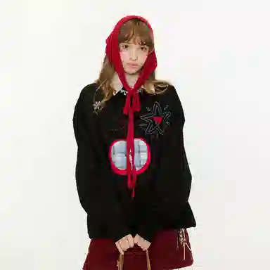 Guuka Christmas Apple Embroidered Sweatshirt