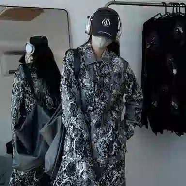 CIZA Vintage Blue and White Porcelain Jacquard Denim Jacket