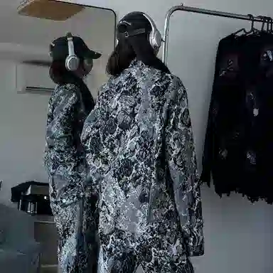 CIZA Vintage Blue and White Porcelain Jacquard Denim Jacket