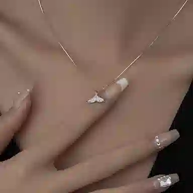 925