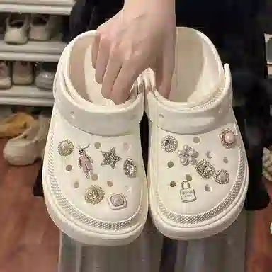 crocs
