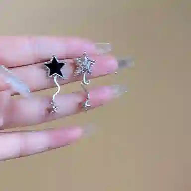 【甜酷少女小尾巴流星】 攸委 日韩甜美不对称耳钉星星闪钻耳环显脸小精致 锆石 流苏小众设计感高级简约百搭潮流气质耳饰 女款
