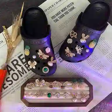 crocs DIY