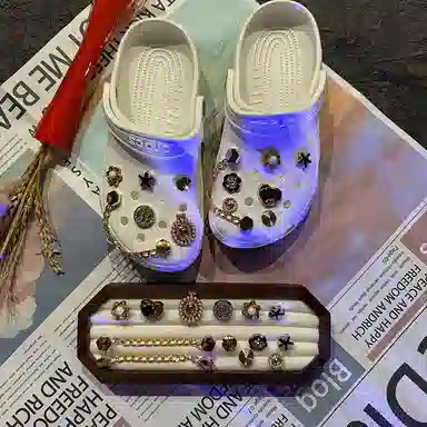 crocs