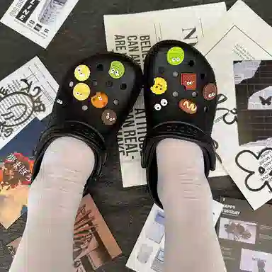 crocs