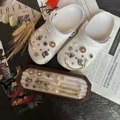 crocsDIY