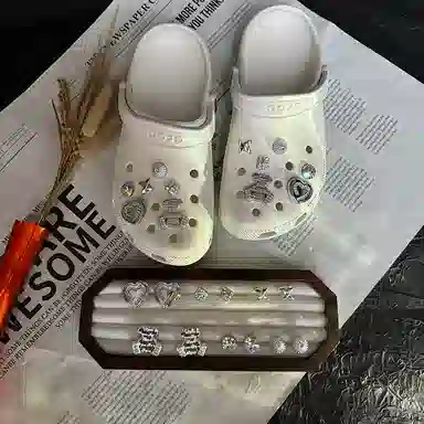 ins crocs
