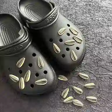 crocs DIY