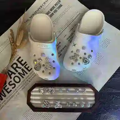 ins crocs