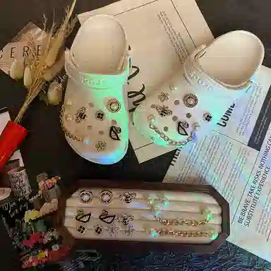 crocsDIY
