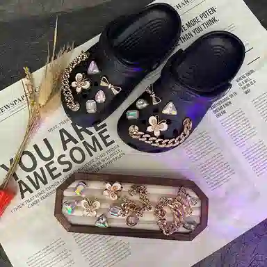 crocs