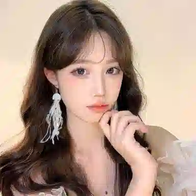 【心动于此~超仙羽毛】 攸委 彩色水母耳钉亮片流苏 甜美可爱少女心 毛绒长款耳环气质 串珠 度假风小众设计感时尚百搭精致耳饰 女款