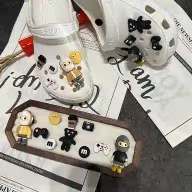 Crocs ins