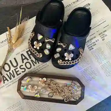crocs