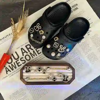 crocs