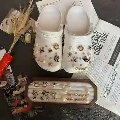 crocsDIY