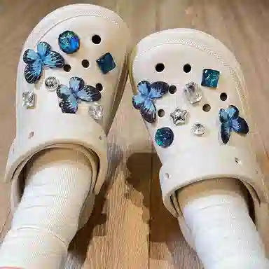 crocs