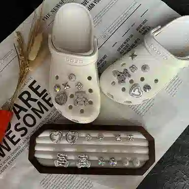 ins crocs