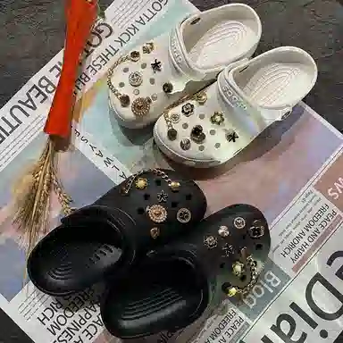 crocs
