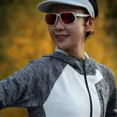 必迈 撞色连帽保暖轻便跑步魔方抓绒夹克 女款 白花灰