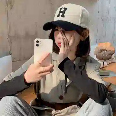 冠辉 韩系街头时尚百搭撞色潮流遮阳防晒棒球帽拼色刺绣休闲时尚大帽檐显脸小时尚百搭防晒遮阳潮人必备 棉 鸭舌帽 男女同款情侣款