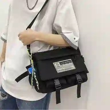 Warrior Retro Messenger Bag Black/White