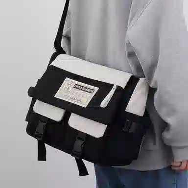 Warrior Retro Messenger Bag Black/White
