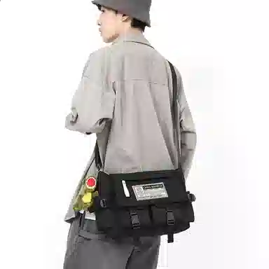 Warrior Retro Messenger Bag Black/White