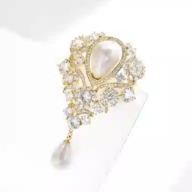 指尖瑰宝 欧式气质轻奢风胸花镶钻精致高档别针外套配饰 铜 胸针 女款