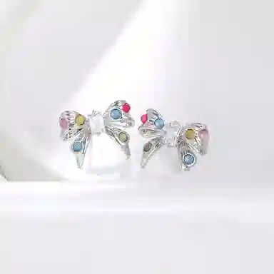 指尖瑰宝 清冷感果冻彩色蝴蝶结时尚气质轻奢高级感日常通勤百搭接住招财的蝴蝶 铜 耳钉 女款