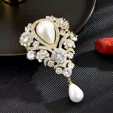 指尖瑰宝 欧式气质轻奢风胸花镶钻精致高档别针外套配饰 铜 胸针 女款