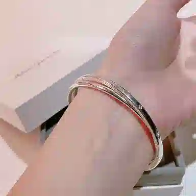 指尖瑰宝 素圈叠戴光面 环环相扣 双环四叶草 铜 手镯 女款 礼盒