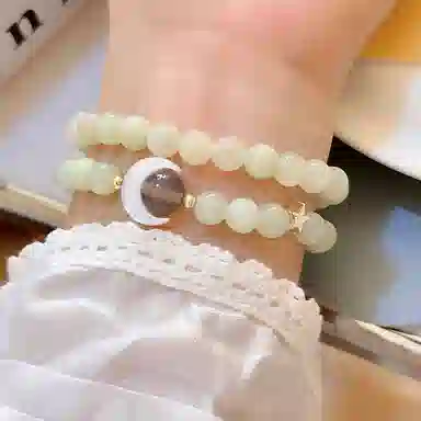 指尖瑰宝 月亮与六便士 新中式国风浪漫 平安吉祥 招财纳福 招桃花纯洁美好 早日脱单 爱情美好 岫玉（蛇纹石玉） 手串 女款