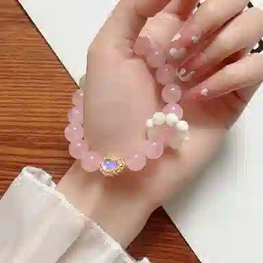 【热爱与心动】 指尖瑰宝 早日脱单招人喜欢做个富婆八方来财旺桃花旺人缘爱情甜蜜在逃公主小众精致高级#好运天然 粉水晶 手串 女款