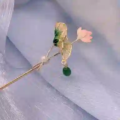 【荷其有幸】 指尖瑰宝 国潮荷花荷叶新中式温柔步摇国风复古小众设计通勤服饰轻奢气质百搭精致高级感发饰配饰 合金 发簪 女款